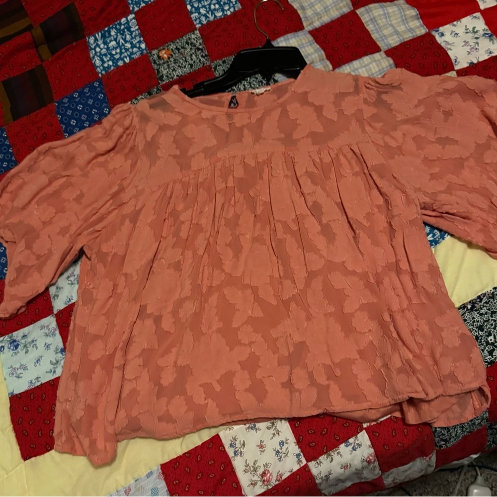 En Creme Coral Textured Blouse